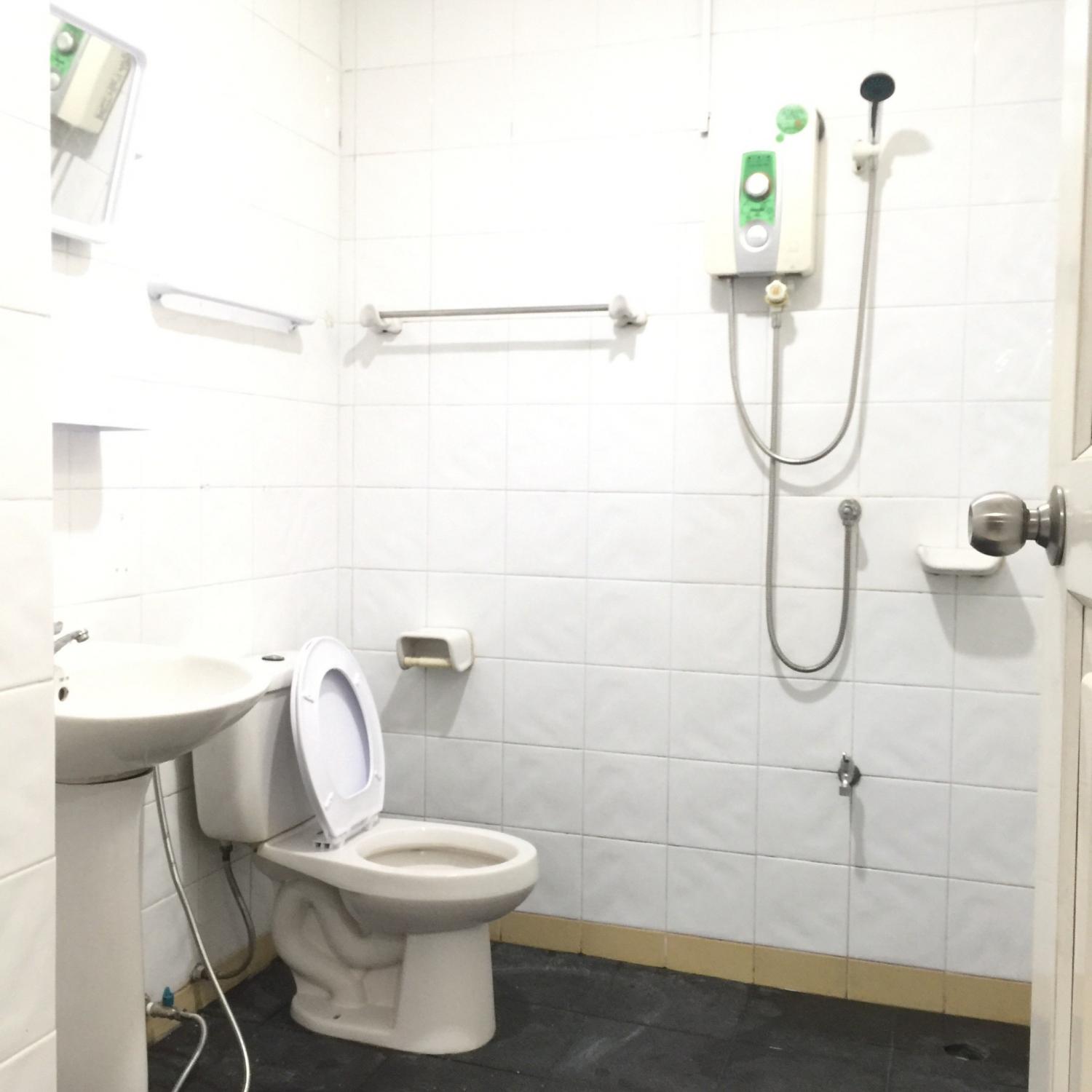 ขายคอนโด คัลเลอร์ ลิฟวิ่ง คอนโดมิเนียม - Sell Condo Color Living condominium - 1996105