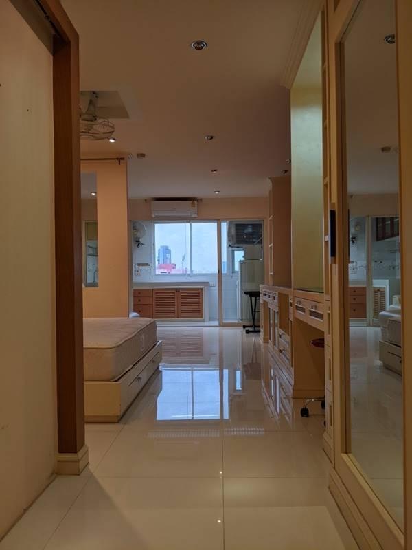 ขายคอนโด ศรีวรา แมนชั่น คอนโดมิเนียม - Sell Condo Srivara Mansion condominium - 2137423