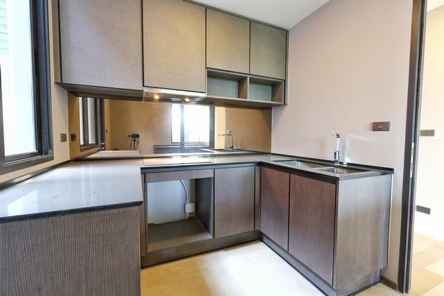 ขายคอนโด คาล์ม เพนท์เฮ้าส์ คอนโดมิเนียม - Sell Condo KALM Penthouse Condominium - 2143955