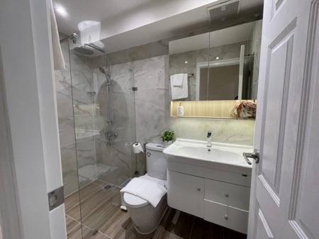 เช่าคอนโด ฟอร์จูน คอนโดทาวน์ คอนโดมิเนียม - Condo Rental Fortune Condotown condominium - 2584690